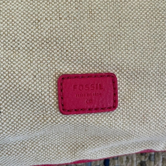 Fossil Explorer Red and Tan Messenger Canvas Crossbody Tote NWOT - Picture 4 of 13